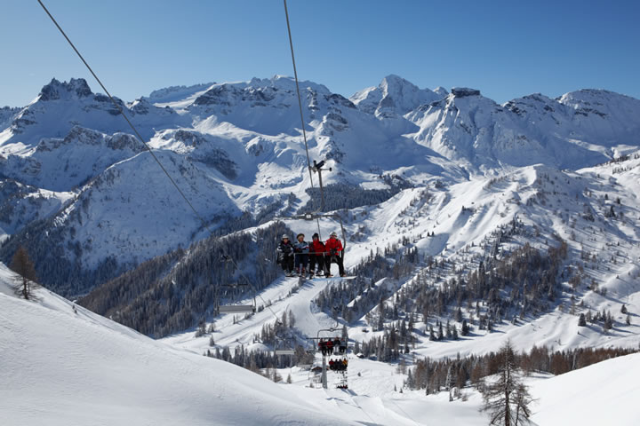 Arabba In Winter Livinallongo Del Col Di Lana Ski Hiking Apartments Mirabell Belluno Italy